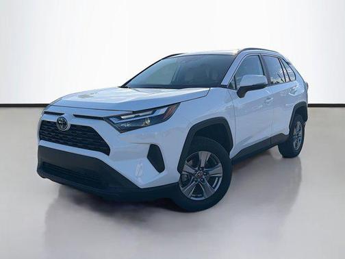 Ice Cap 2024 Toyota RAV4 XLE