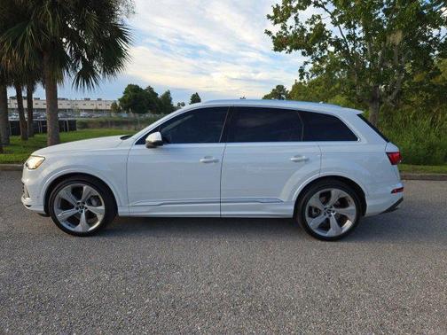2021 Audi Q7 55 Prestige
