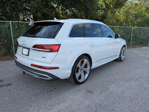 2021 Audi Q7 55 Prestige