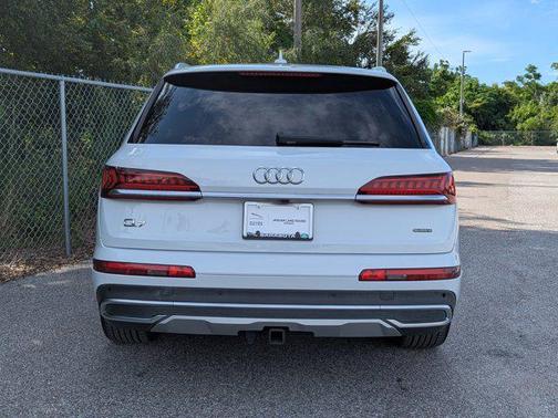 2021 Audi Q7 55 Prestige