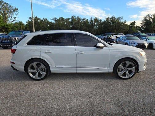 2021 Audi Q7 55 Prestige