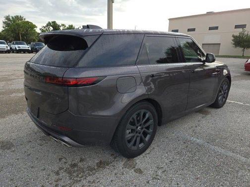 2025 Land Rover Range Rover Sport SE