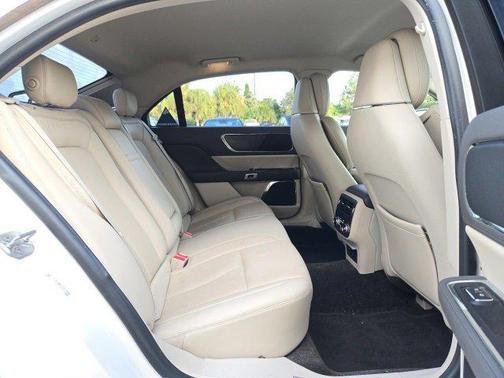 2017 Lincoln Continental Reserve
