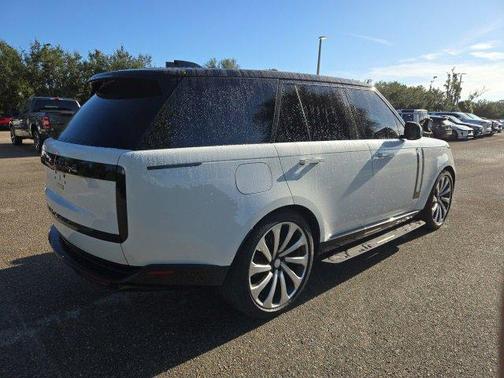 2025 Land Rover Range Rover P530 SE