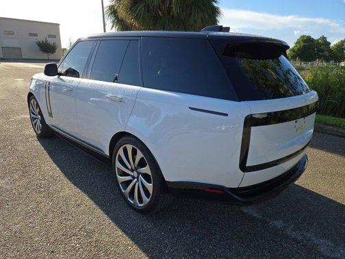 2025 Land Rover Range Rover P530 SE