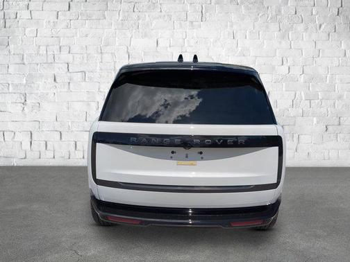 2025 Land Rover Range Rover P530 SE