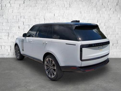 2025 Land Rover Range Rover P530 SE