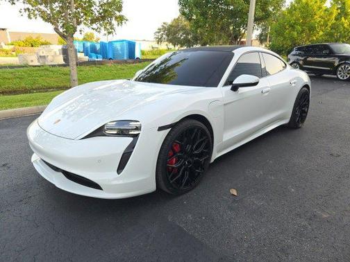 2022 Porsche Taycan Base