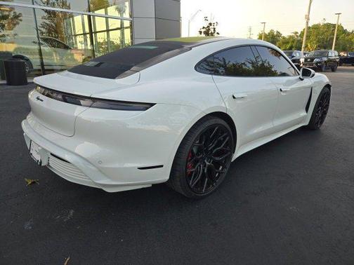 2022 Porsche Taycan Base