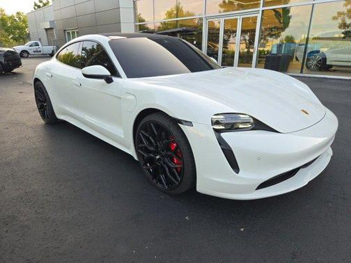 2022 Porsche Taycan Base