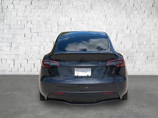 2024 Tesla Model Y Long Range Dual Motor All-Wheel Drive