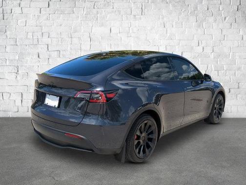 2024 Tesla Model Y Long Range Dual Motor All-Wheel Drive