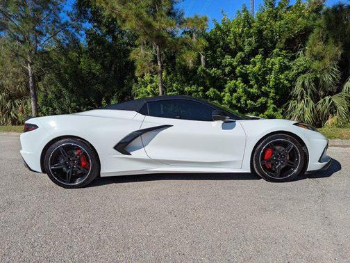 2023 Chevrolet Corvette Stingray w/1LT