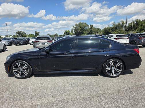 2019 BMW 740 740i