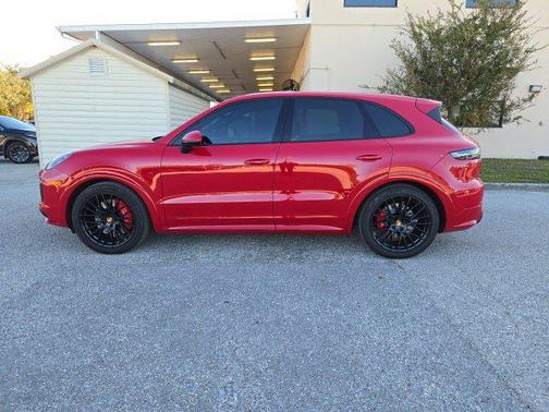 2023 Porsche Cayenne GTS