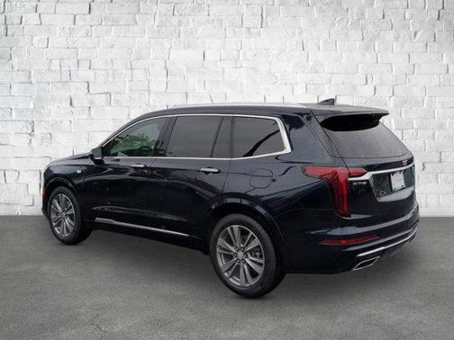 2022 Cadillac XT6 Premium Luxury FWD