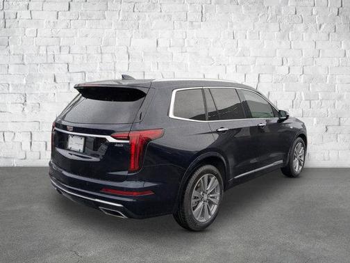 2022 Cadillac XT6 Premium Luxury FWD