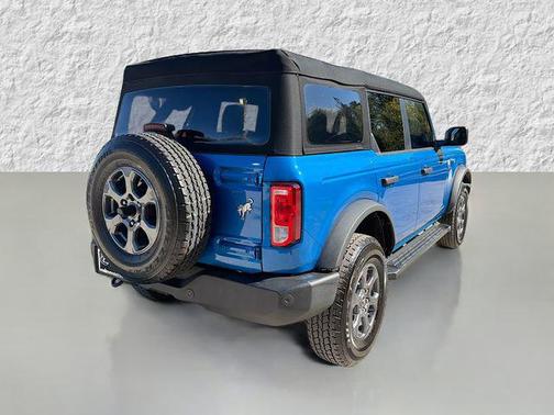Velocity Blue Metallic 2024 Ford Bronco Big Bend