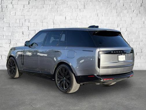 2025 Land Rover Range Rover P550e SE