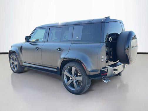 2024 Land Rover Defender 110 P525 Carpathian Edition