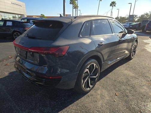 2024 Audi Q8 e-tron Prestige