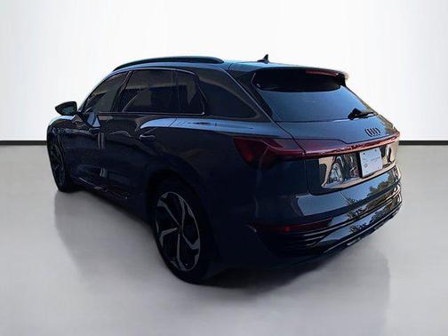 2024 Audi Q8 e-tron Prestige