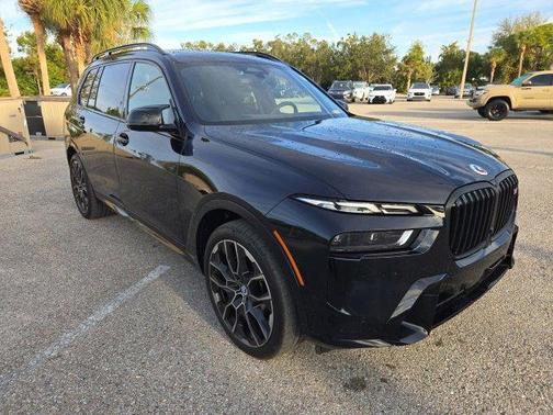 2023 BMW X7 M60i