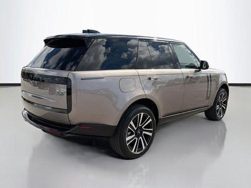 2023 Land Rover Range Rover P530 SE