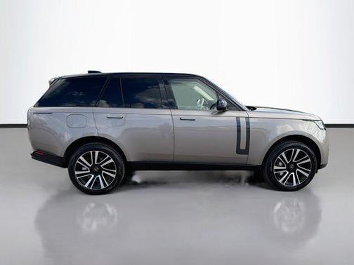 2023 Land Rover Range Rover P530 SE