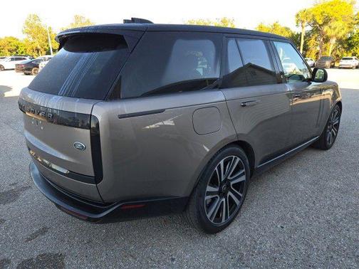 2023 Land Rover Range Rover P530 SE