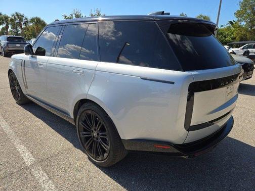 2023 Land Rover Range Rover P530 SE