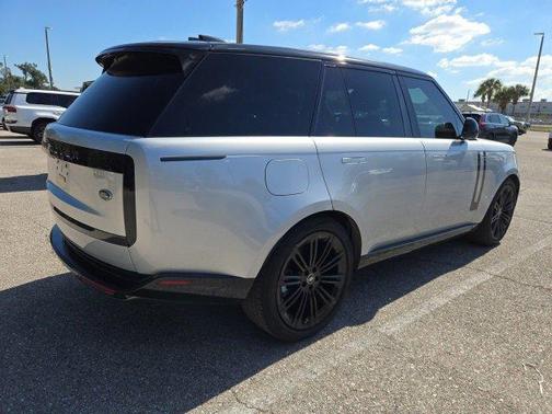 2023 Land Rover Range Rover P530 SE