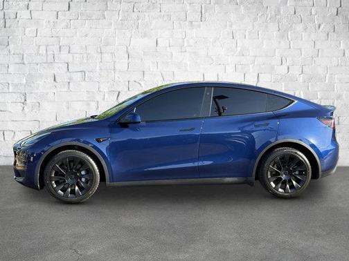 2022 Tesla Model Y Long Range Dual Motor All-Wheel Drive