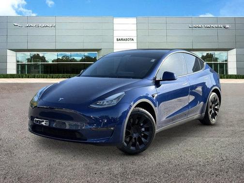 2022 Tesla Model Y Long Range Dual Motor All-Wheel Drive