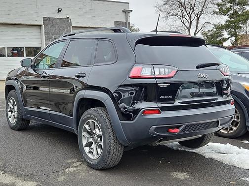 2022 Jeep Cherokee Trailhawk