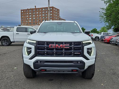 Summit White 2023 GMC Canyon AT4