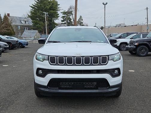 2024 Jeep Compass Latitude Lux