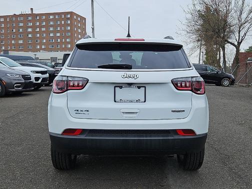 2024 Jeep Compass Latitude Lux