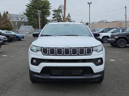 2024 Jeep Compass Latitude Lux