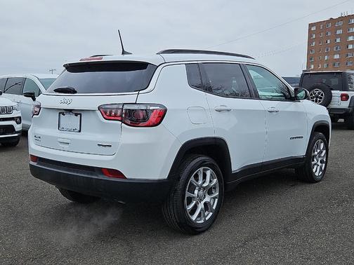 2024 Jeep Compass Latitude Lux