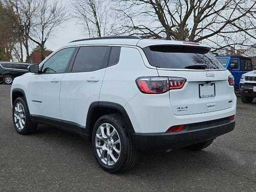 2024 Jeep Compass Latitude Lux