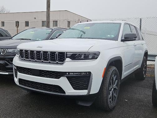 Bright White Clearcoat 2026 Jeep Grand Cherokee Limited 4x4