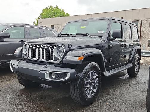 Black Clearcoat 2026 Jeep Wrangler Sahara
