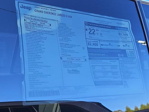 2025 Jeep Grand Cherokee Laredo
