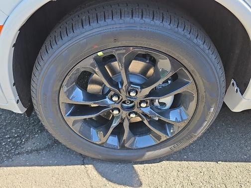 White Knuckle Clearcoat 2026 Dodge Durango GT