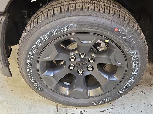 Granite Crystal Clearcoat Metallic 2026 RAM 1500 Big Horn/Lone Star