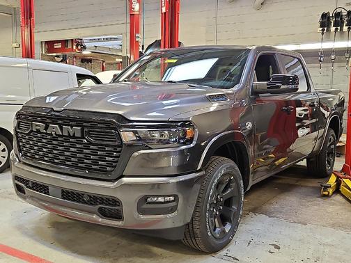 Granite Crystal Clearcoat Metallic 2026 RAM 1500 Big Horn/Lone Star