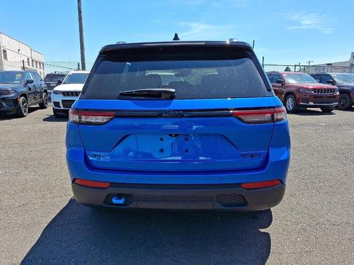2022 Jeep Grand Cherokee 4xe Trailhawk