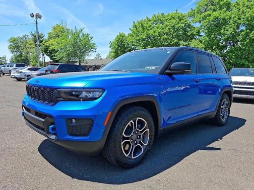 2022 Jeep Grand Cherokee 4xe Trailhawk