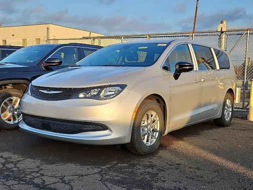 2026 Chrysler Voyager LX